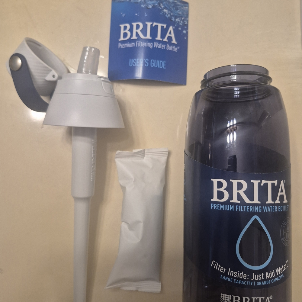 36 floz Brita Premium Filtering Water Bottle- BNWT!